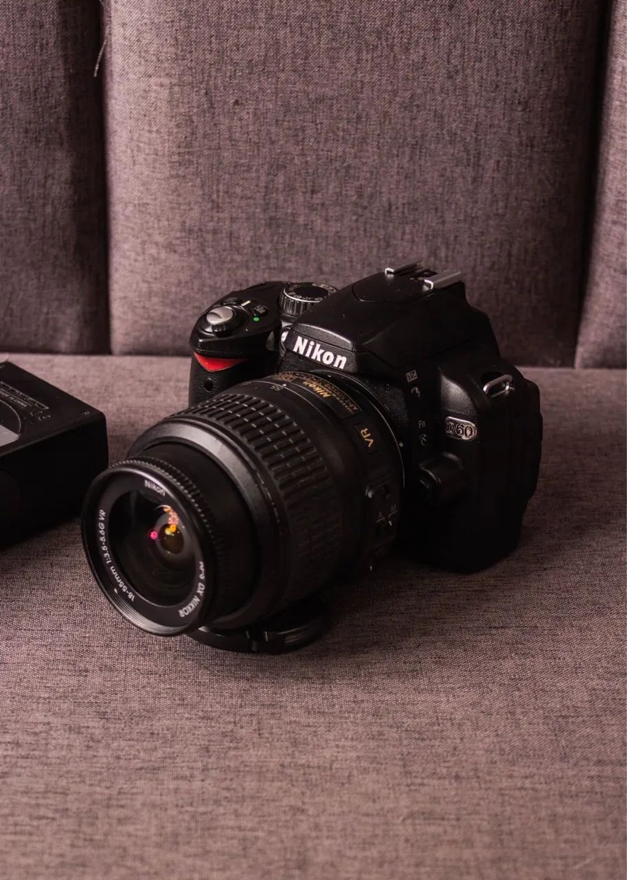 Kit nikon d60 + lente 18-55mm vr dslr - Câmeras e Filmadoras