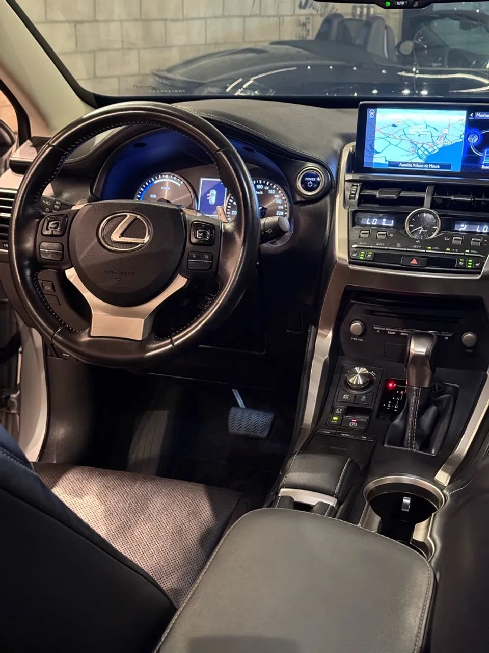 Lexus NX-300 H Luxury 2.5 16V Aut., foto 9 de 11