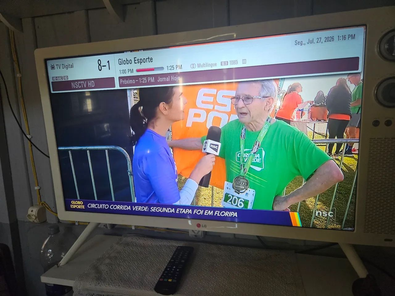 Tv LG 32 estilo retrô - Foto 4