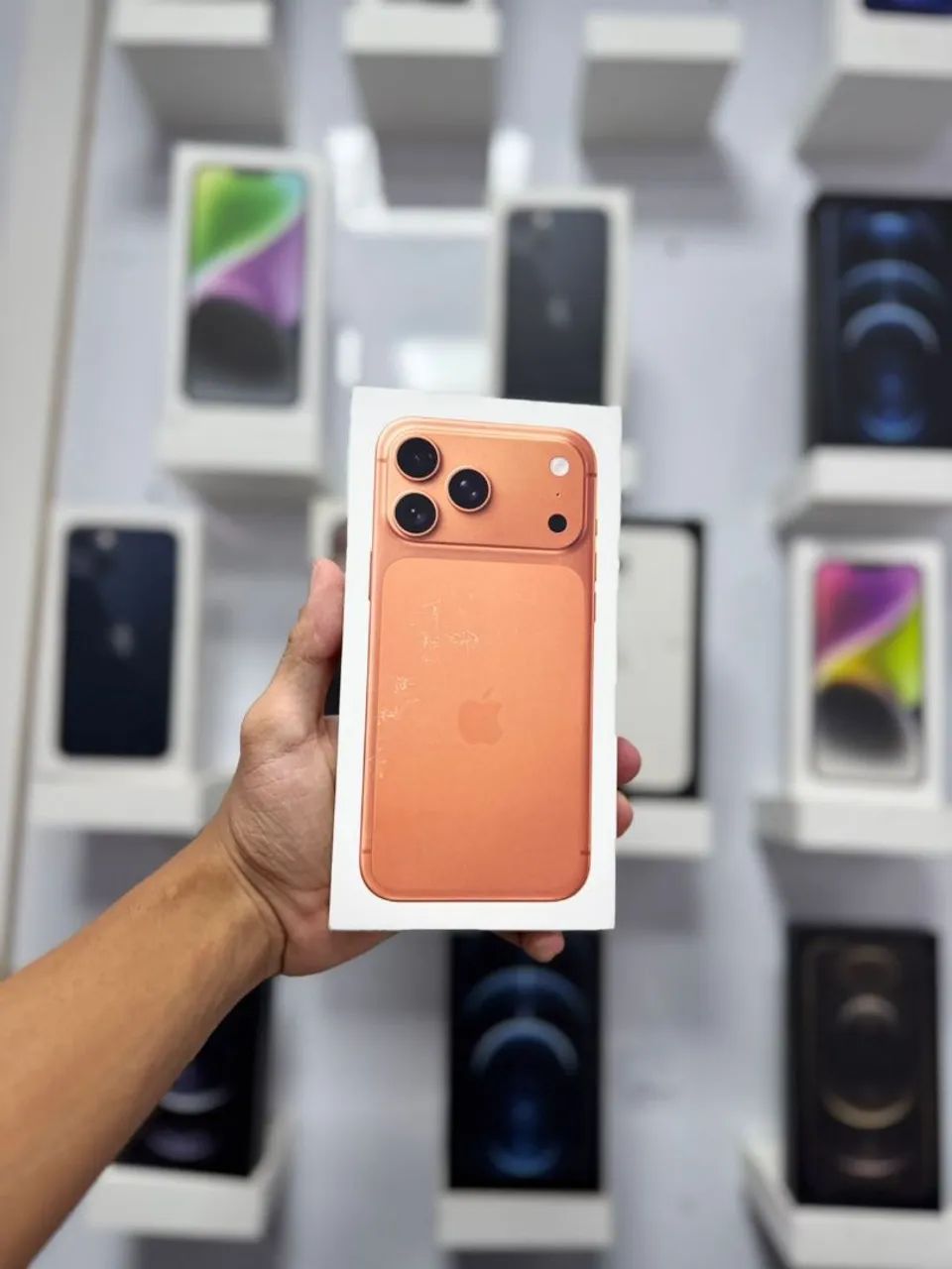 IPHONE 17 PRO MAX 256GB<br>R$ 8.699,00 LACRADO