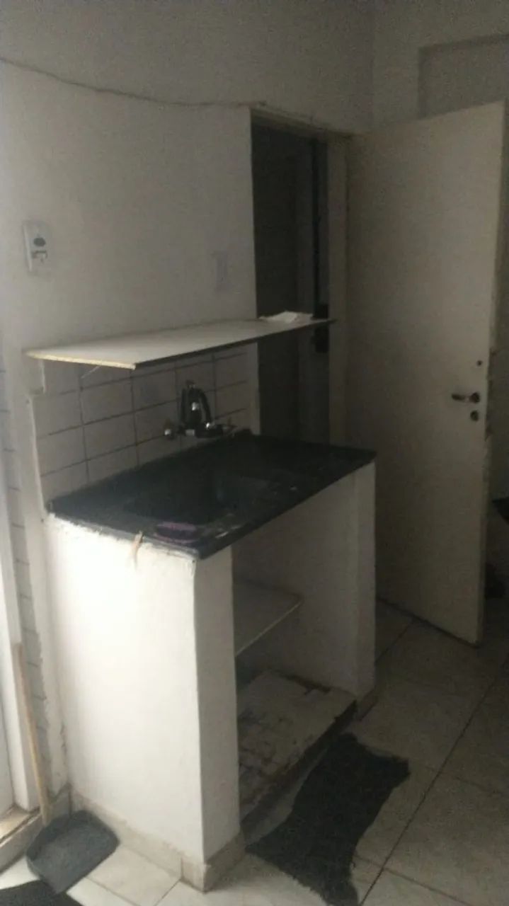 Alugo quarto com banheiro pra homens  - Foto 2