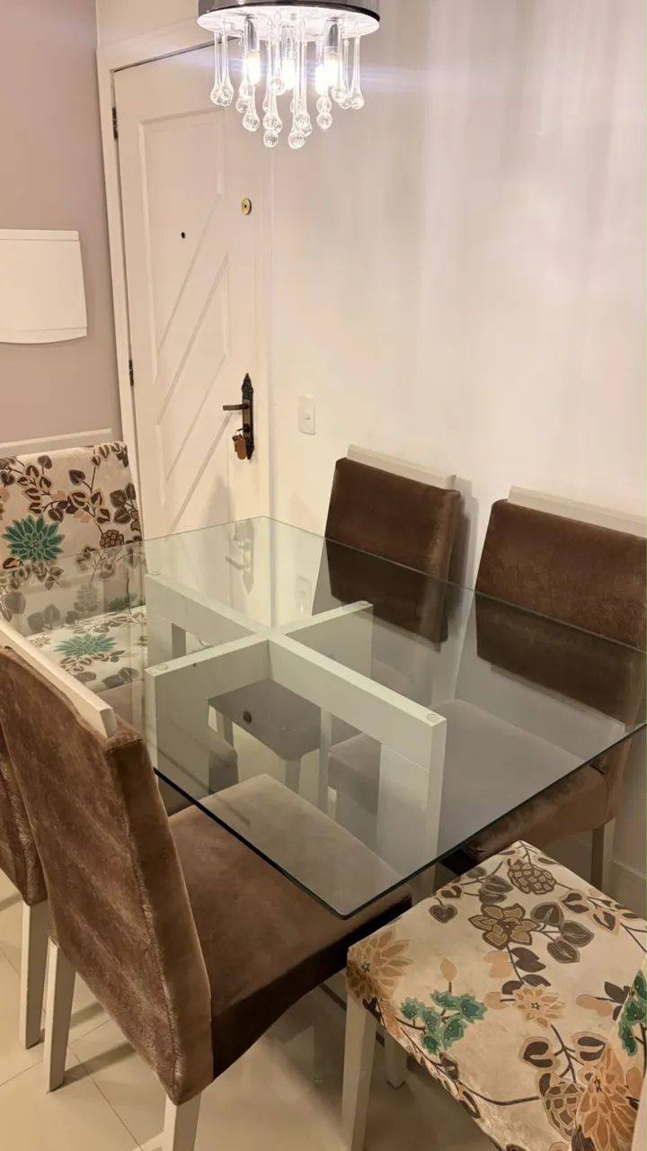 Mesa de vidro com seis lugares + cadeiras  - Foto 4