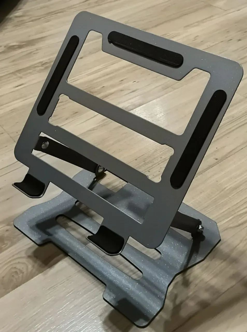 Suporte de aço para notebook até 16 pol e tablet