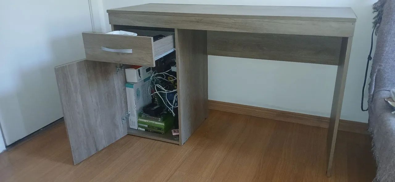 VENDO MESA PRA COMPUTADOR E NOTEBOOK - Foto 2