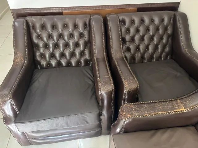 Sofa e Poltronas Capitone Couro