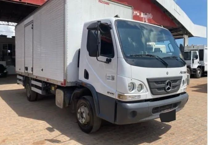 ACCELO 815 BAÚ SECO ANO 2015 - Foto 2