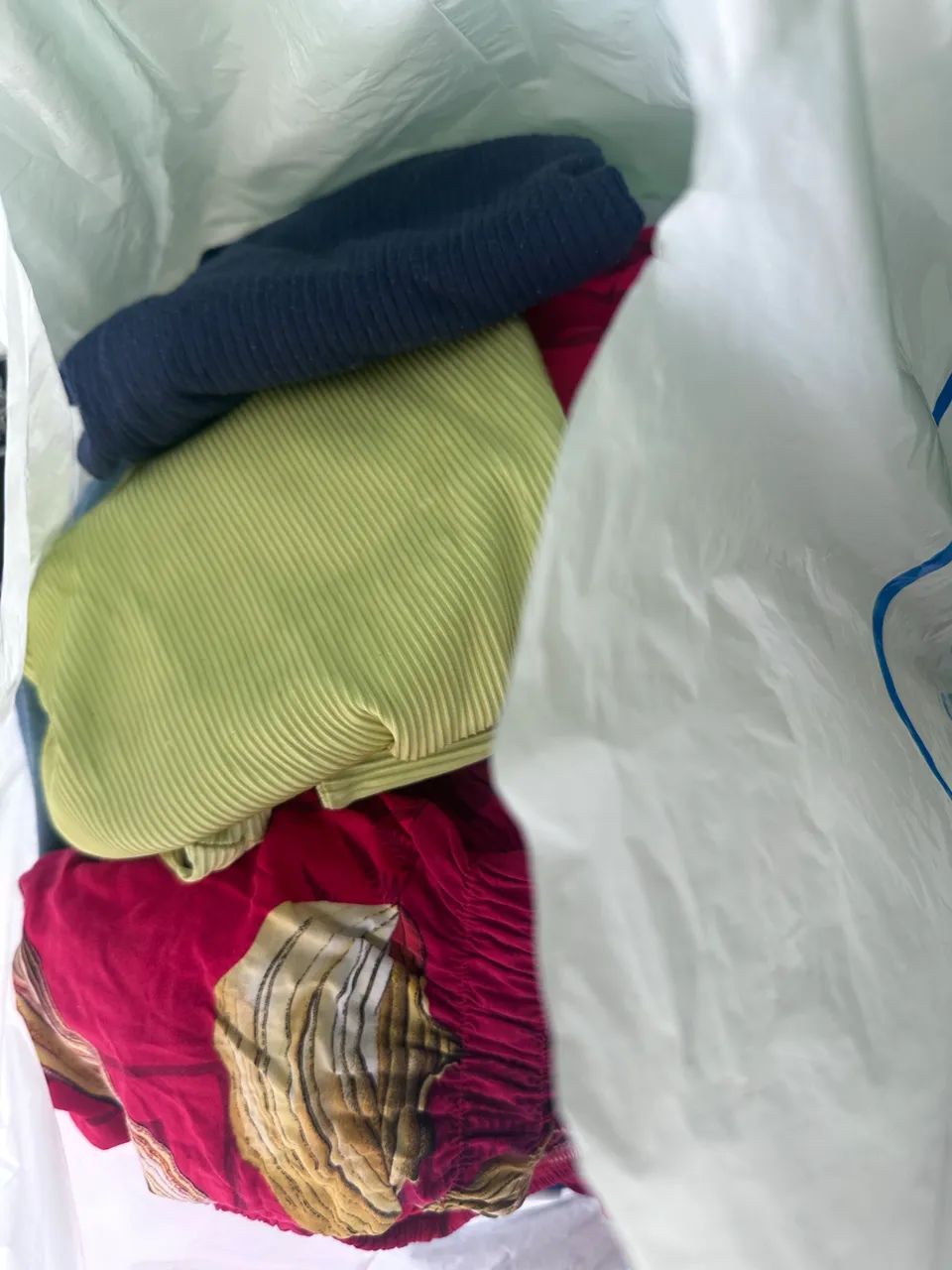 Lote de roupas - Foto 2