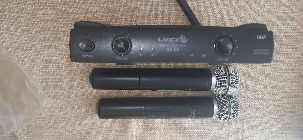 Microfone Sem Fio Duplo Lyco UH02MM UHF Profissional + Maleta - Foto 3