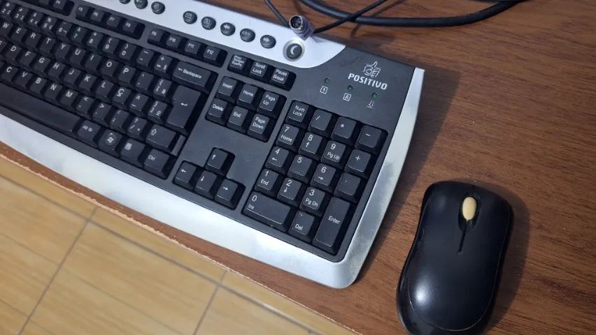 Monitor Positivo 19" - Acompanha Teclado e Mouse  - Foto 4