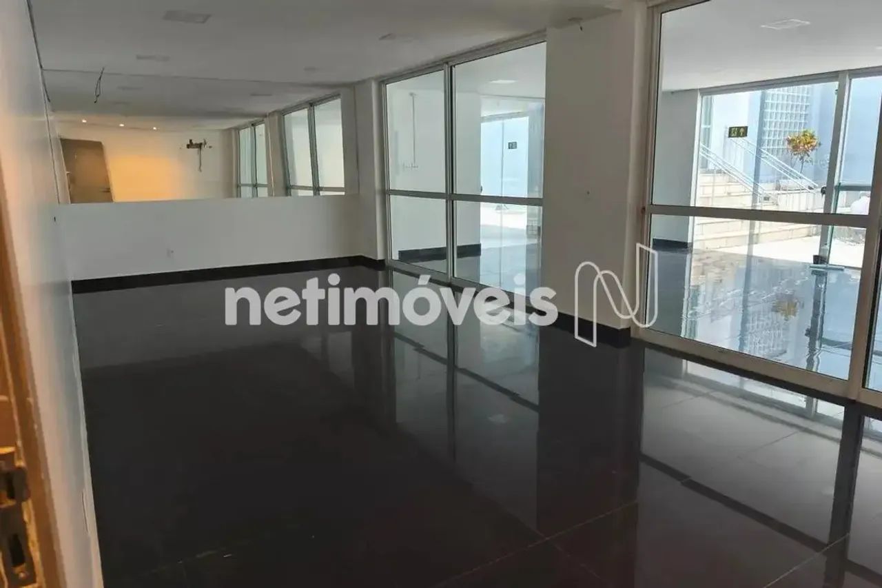 Casa espaçosa com 4 quartos, 2 grandes salas e 5 vagas. - Foto 5