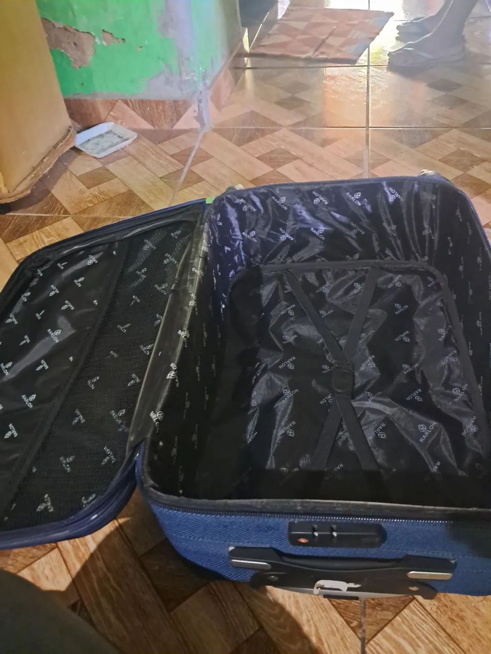 Vende se mala pra viagem muito barata