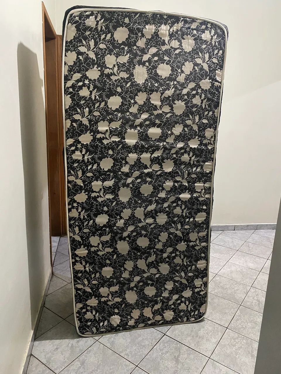 Cama Box Solteiro Usada
