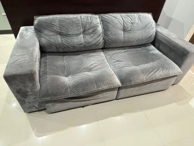 Vendo sofá retrátil com 2,20 m