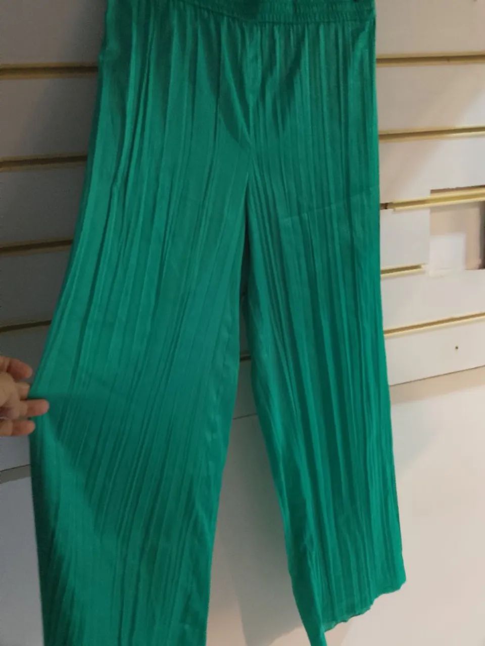 Calça verde plissada - Foto 2