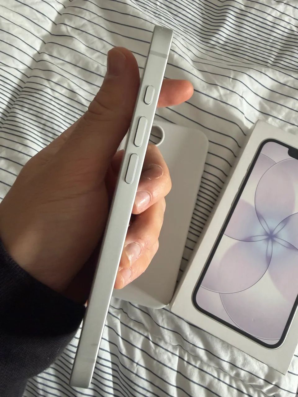 iPhone 17e 256gb garantia Apple 11 meses  - Foto 2