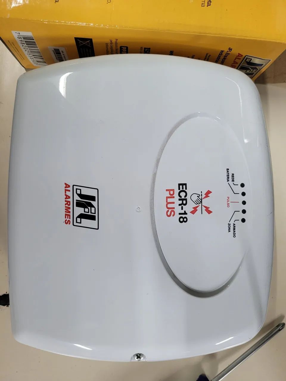 Eletrificado ECR 18 PLUS com defeito