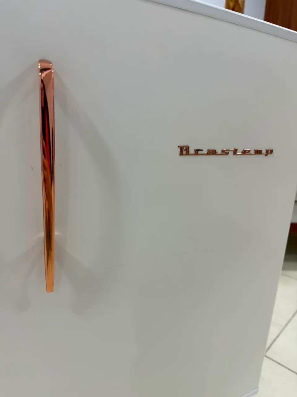Frigobar Brastemp Retrô Rosé - Foto 4