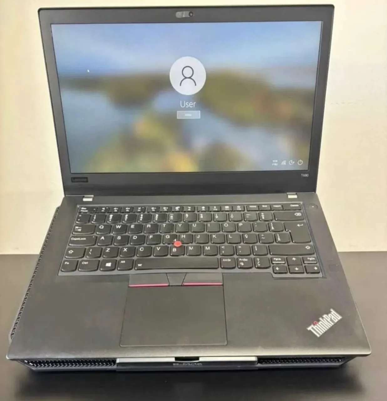 Lenovo ThinkCentre M720q | i5-8400T - Computadores e Desktops