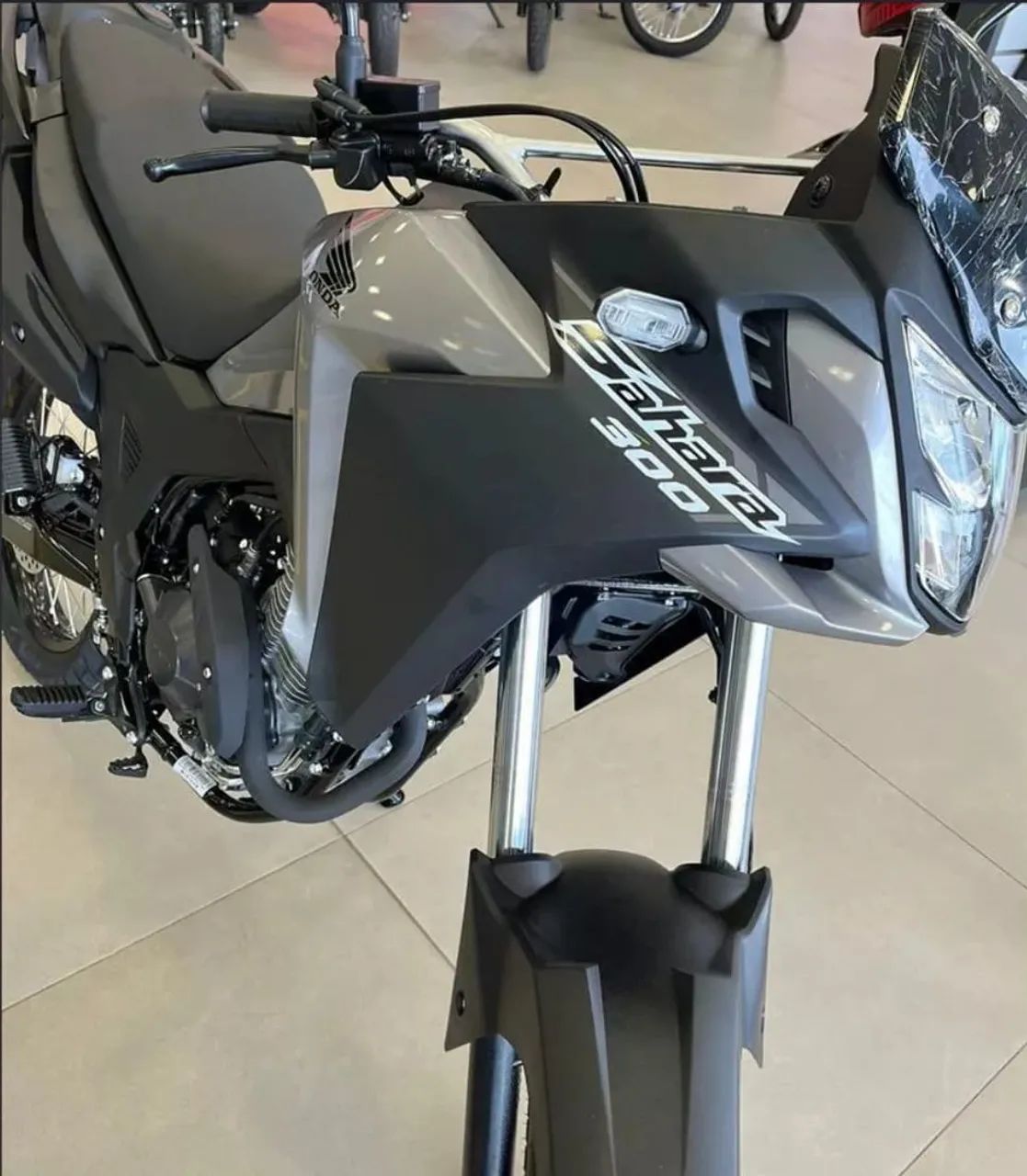 Honda Sahara 300 - 2025  * - Foto 2