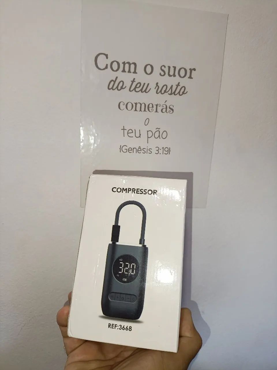 COMPRESSOR DE AR PORTÁTIL - MULTIUSO- INTELIGENTE C/ VISOR  DIGITAL E RECARREGÁVEL 