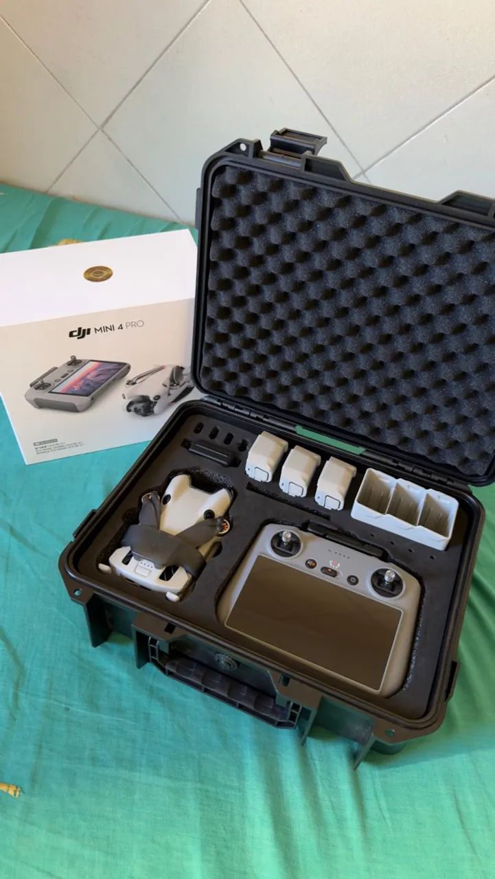 Drone DJI Mini 4 Pro combo Fly More