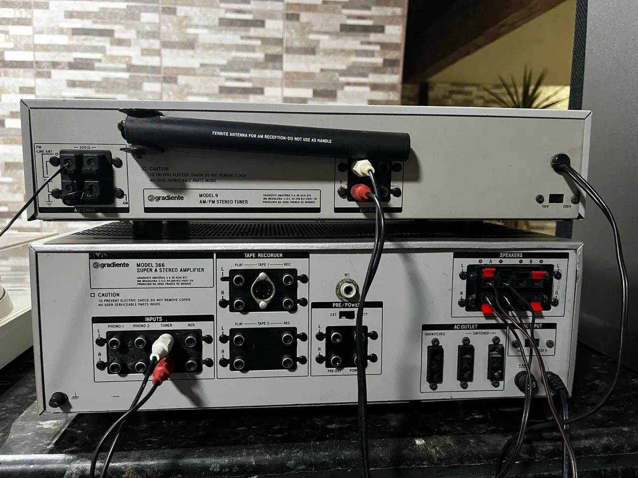 Conjunto Gradiente Compo: Amplificador Model 366 + Tuner Model 9 - Revisados!!! - Foto 3