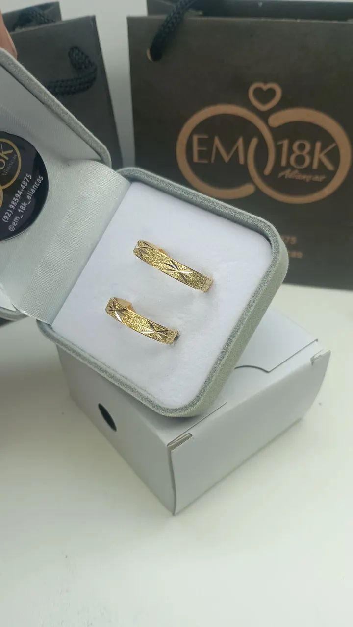 Alianças feitas sob medida? Ouro 18k e Prata
