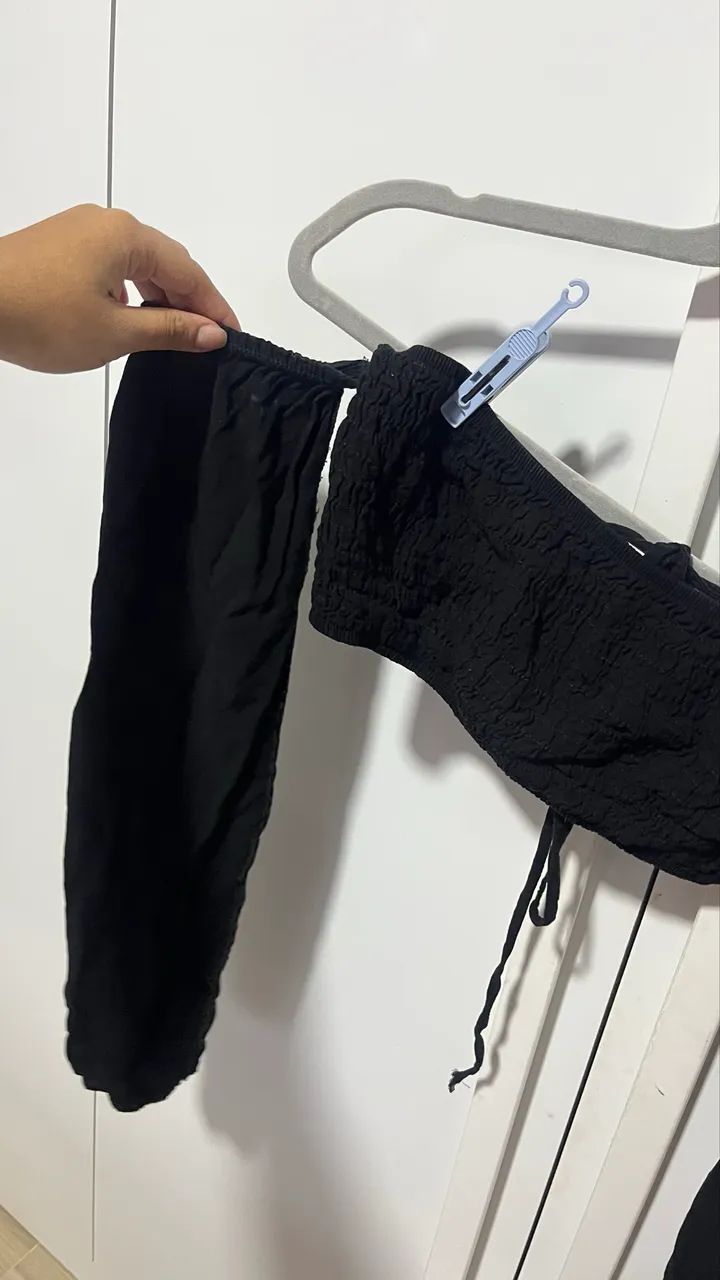 cropped preto com manga - Foto 4