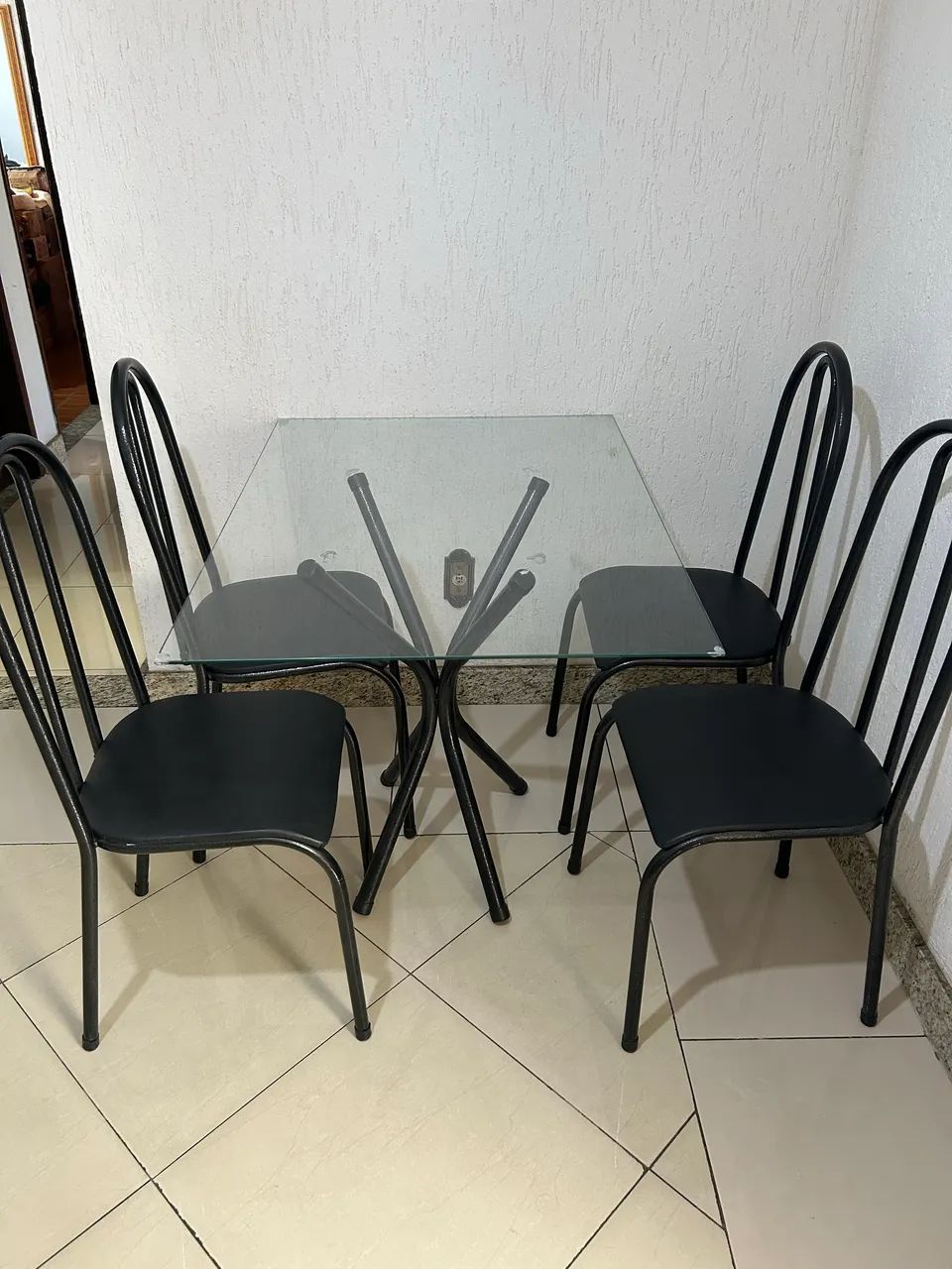 Mesa de vidro com cadeiras  - Foto 3
