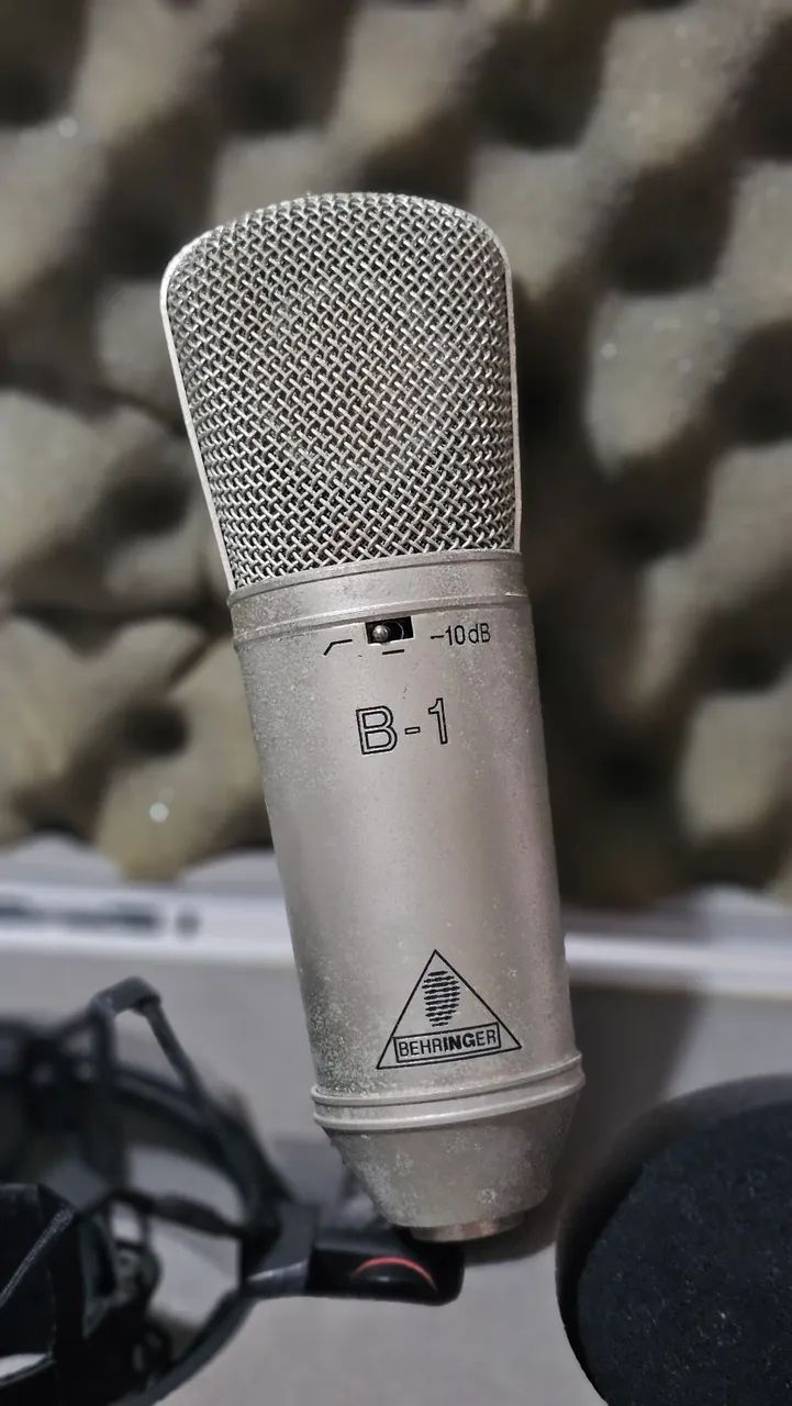 Microfone Condensador Behringer B-1 (Completo com Maleta, Shockmount e Espuma) - Foto 3