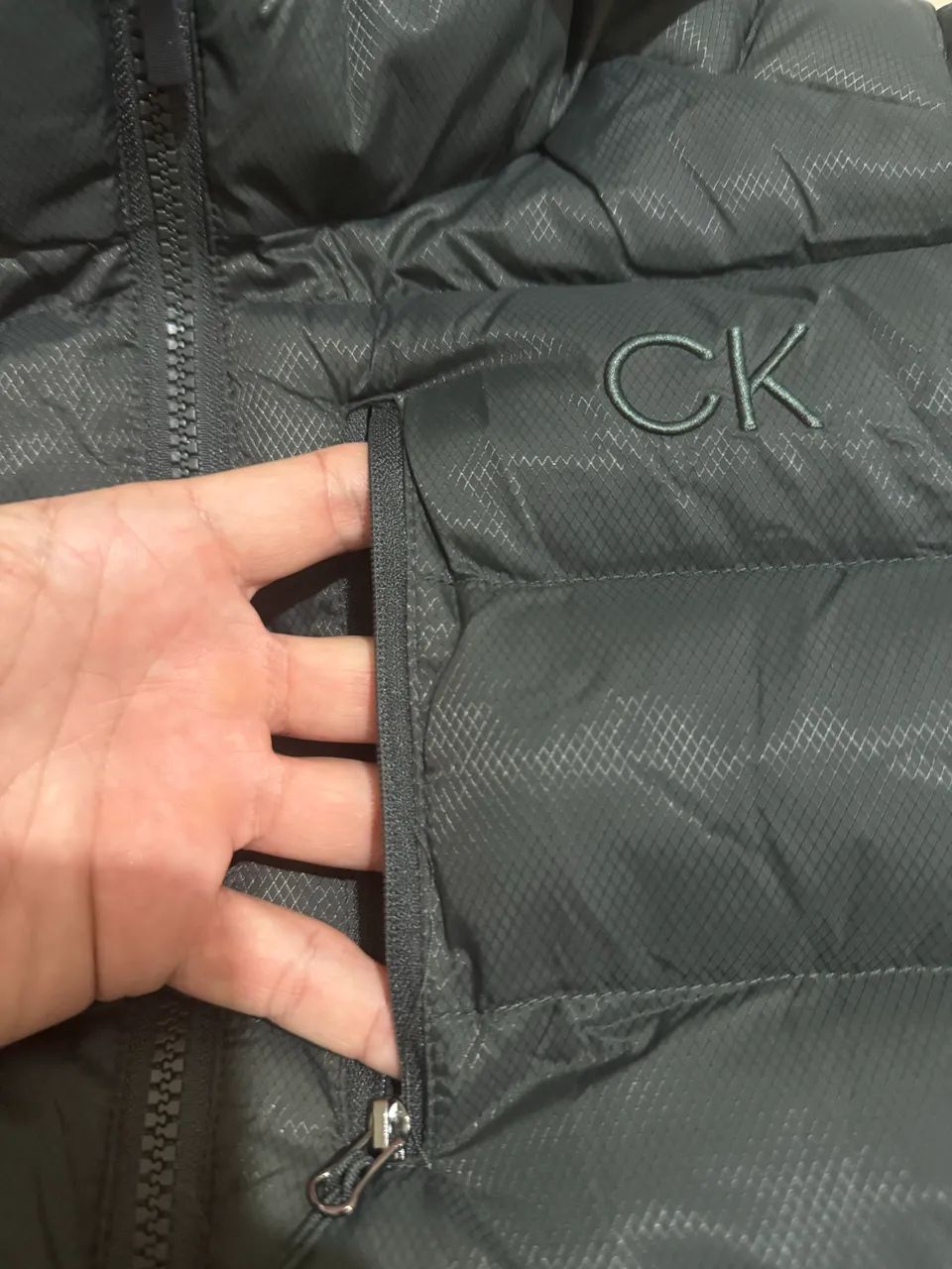 jaqueta puffer CALVIN KLEIN - Nova Sem Uso - Foto 3