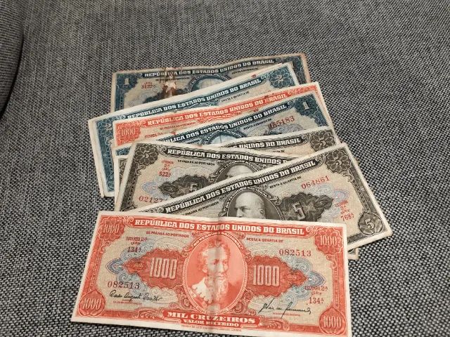 Coleção de cédulas antigas de Cruzeiros
