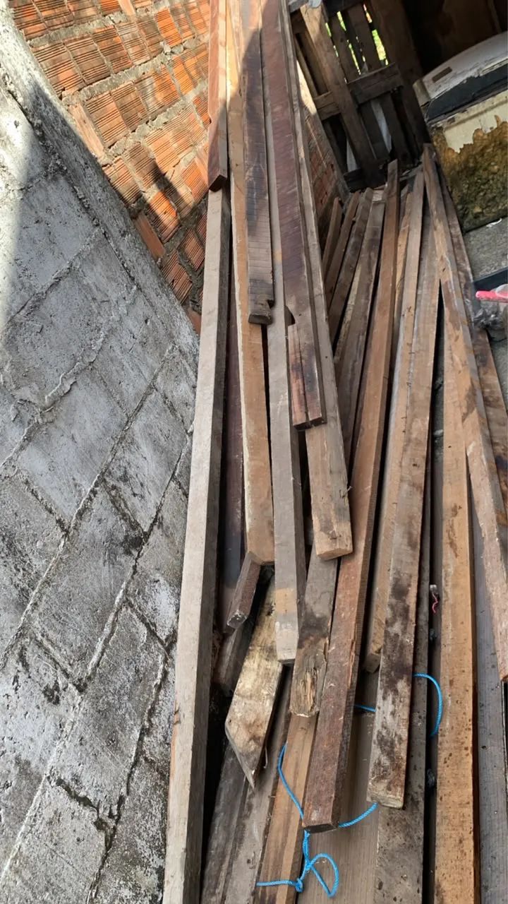 Caibro de 6 metros com telhas de barro - Foto 2