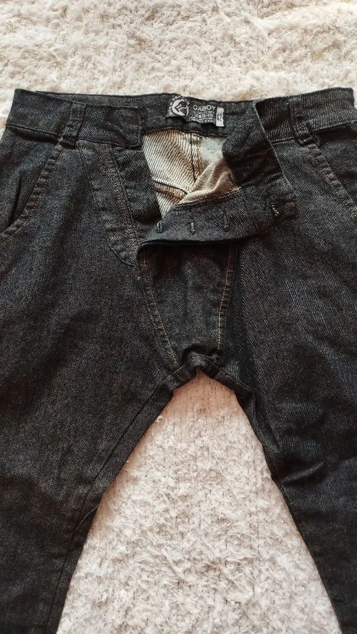 Lote de roupas e sapatos 