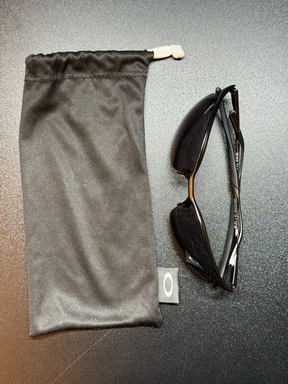 Óculos Oakley Wiretap 2.0