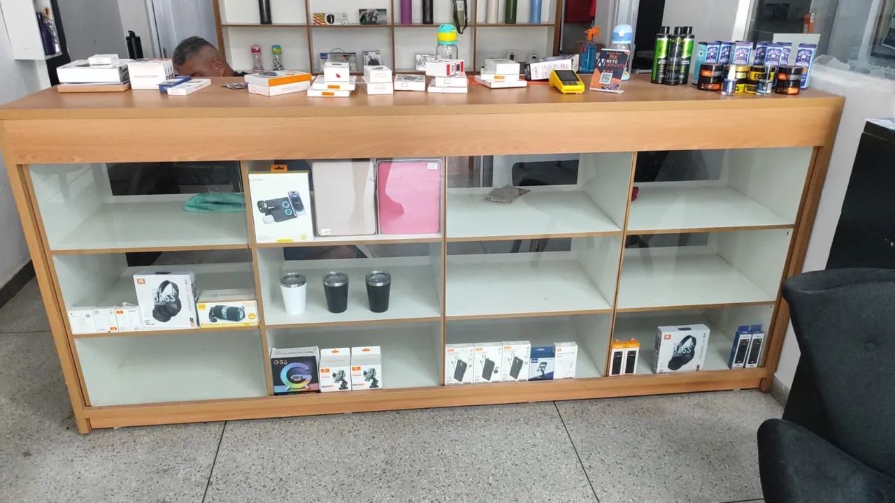 Vendo balcão e prateleira expositor para loja