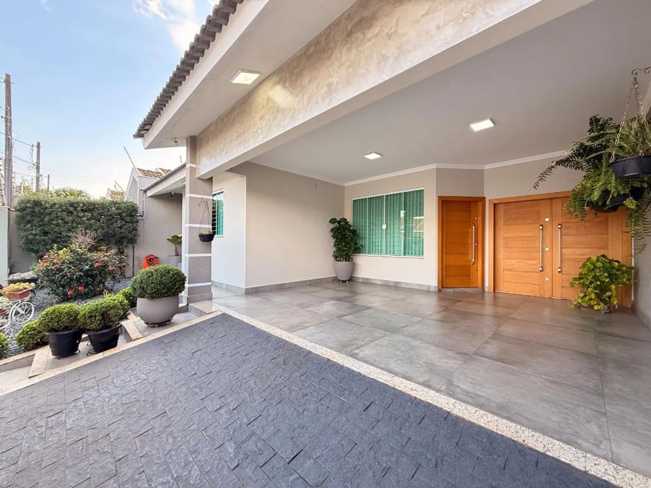 Casa à venda em Maringá, Jardim Itália, com 4 quartos, com 256.26 m² - Foto 3