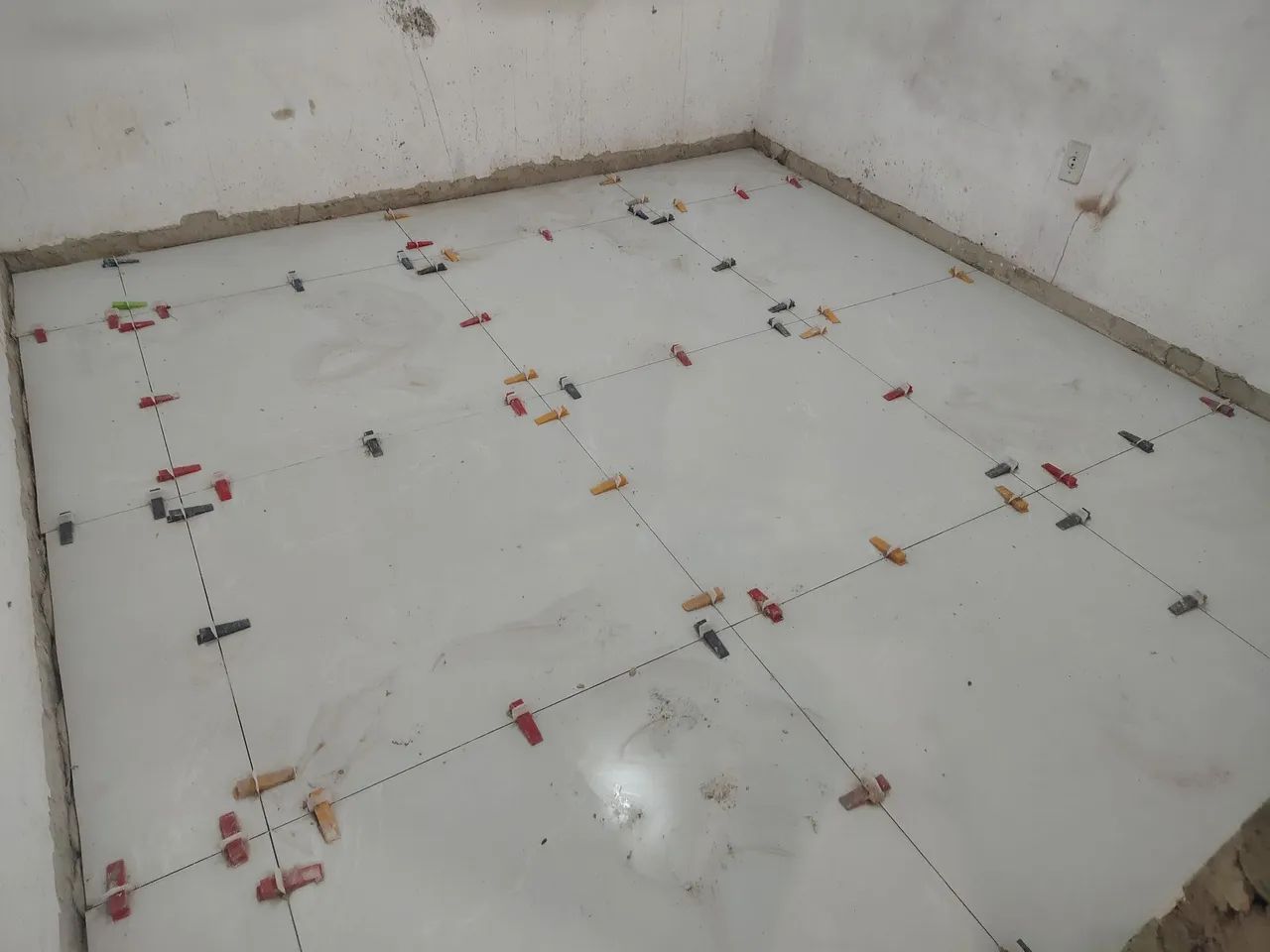 PEDREIRO E AZULEJISTA DISPONÍVEL  - Foto 4