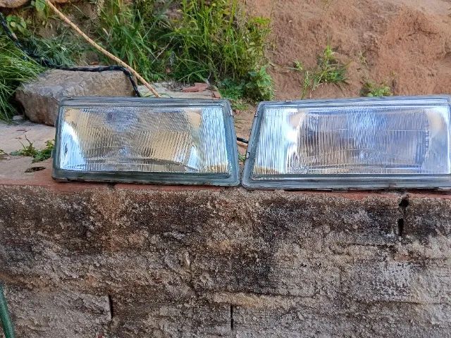 Par de faróis dianteiro do Santana  97  - Foto 4
