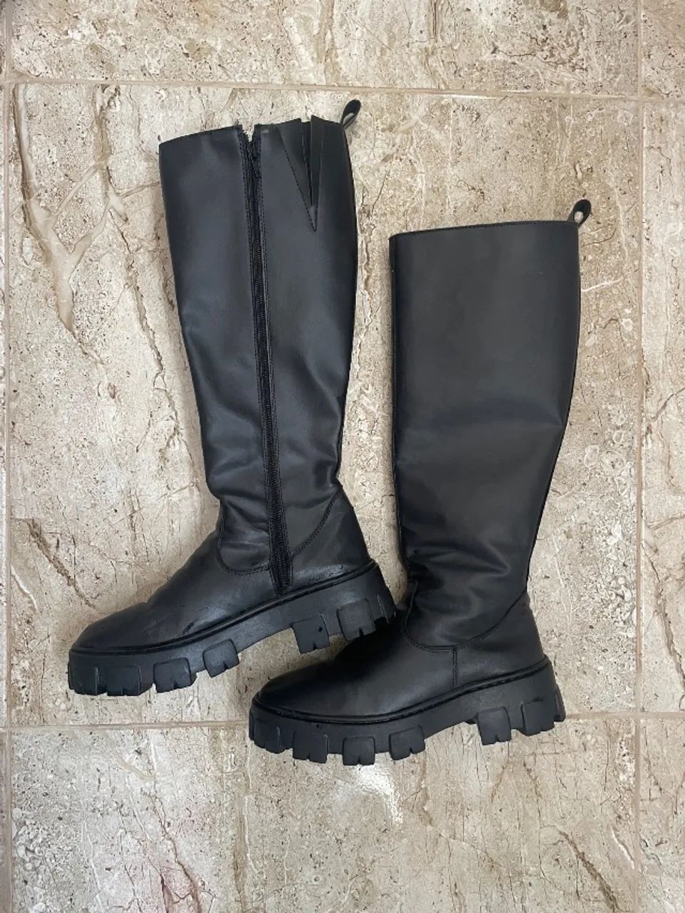 Bota DUBUY praticamente nova 