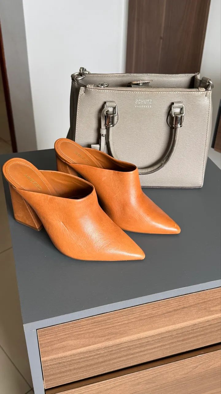 Bolsa Schutz Lorena média + Mule de salto Arezzo - Bolsas, malas e