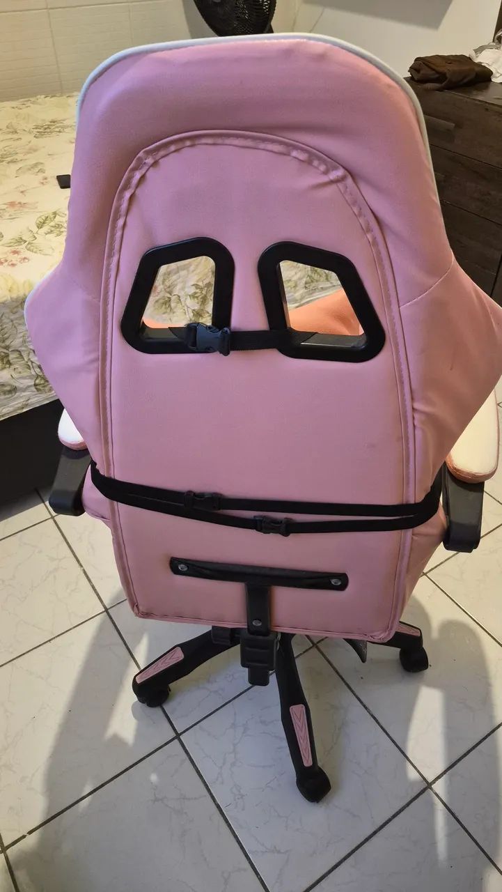 Cadeira Gamer Rosa e Branca - Confortável e Conservada - Foto 4