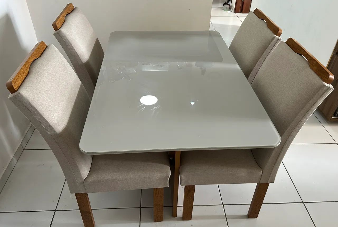 Mesa de Jantar Tampo de Vidro 