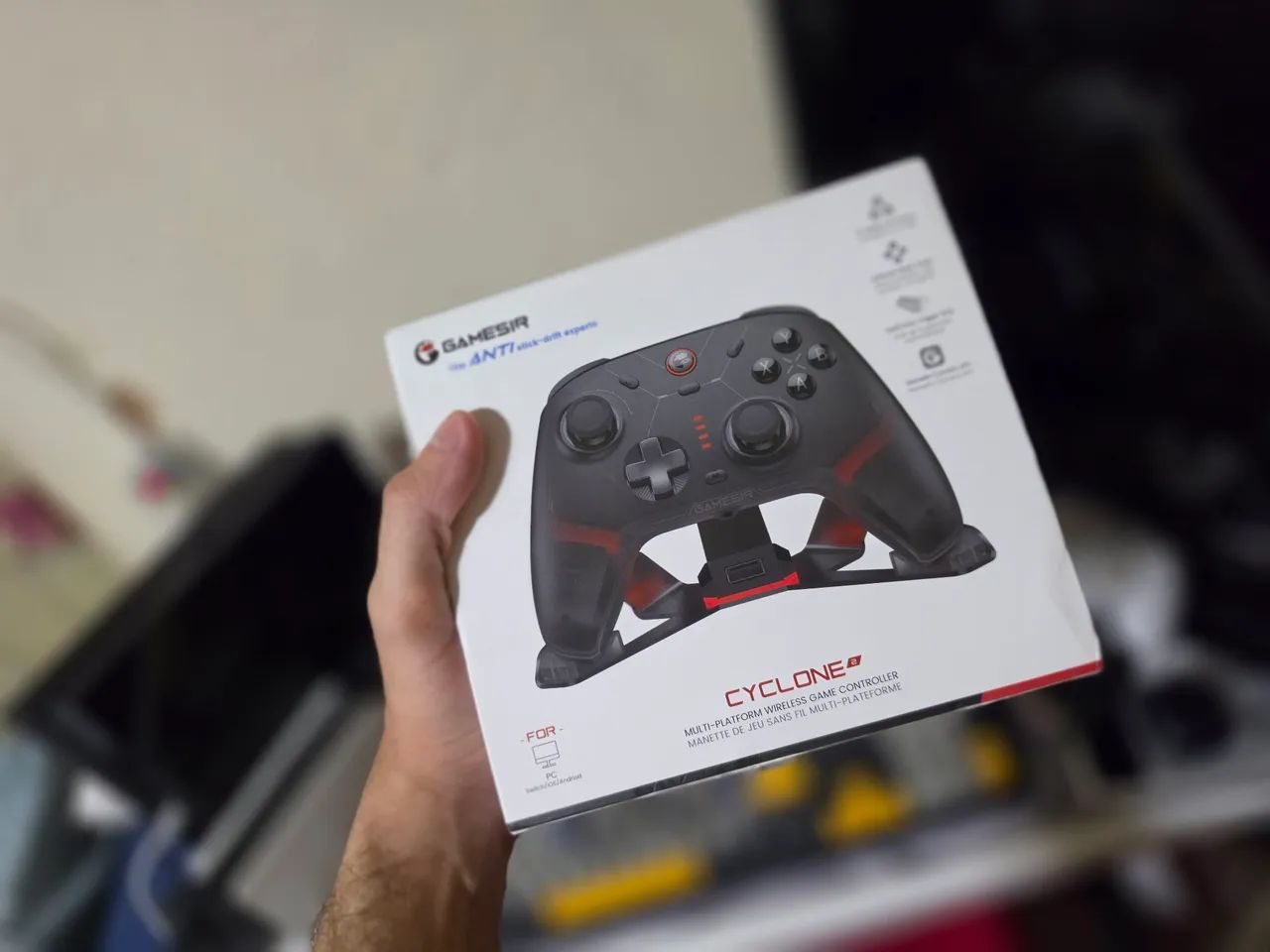 Controle gamesir cyclone v2 preto com base 