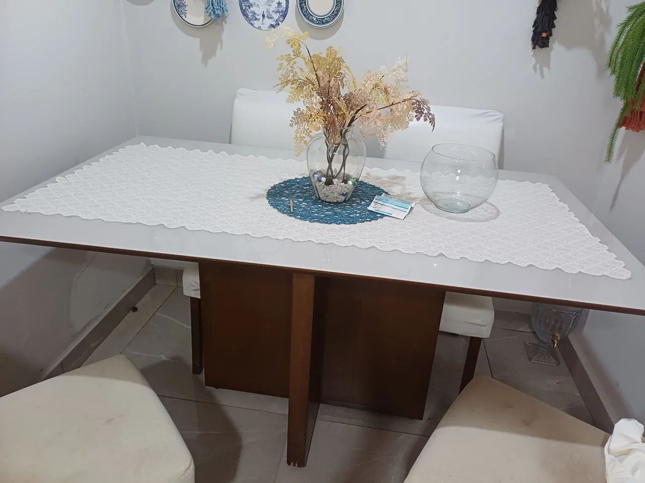 Mesa com 6 cadeiras