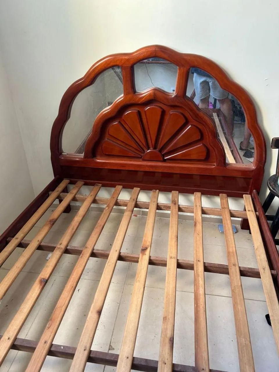 Cama de madeira