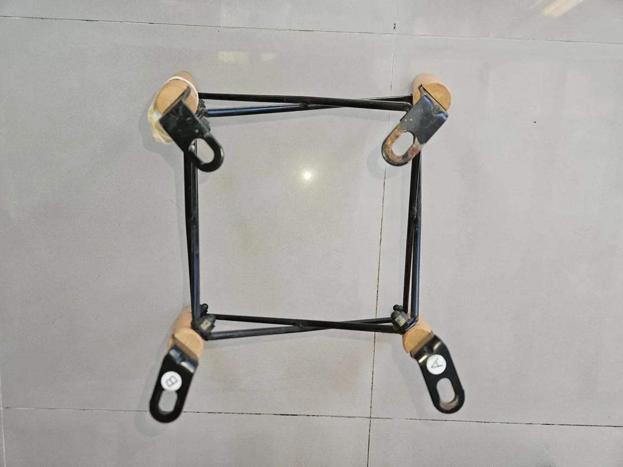 Pés (Base) Cadeira Charles Eames Eiffel - Foto 2