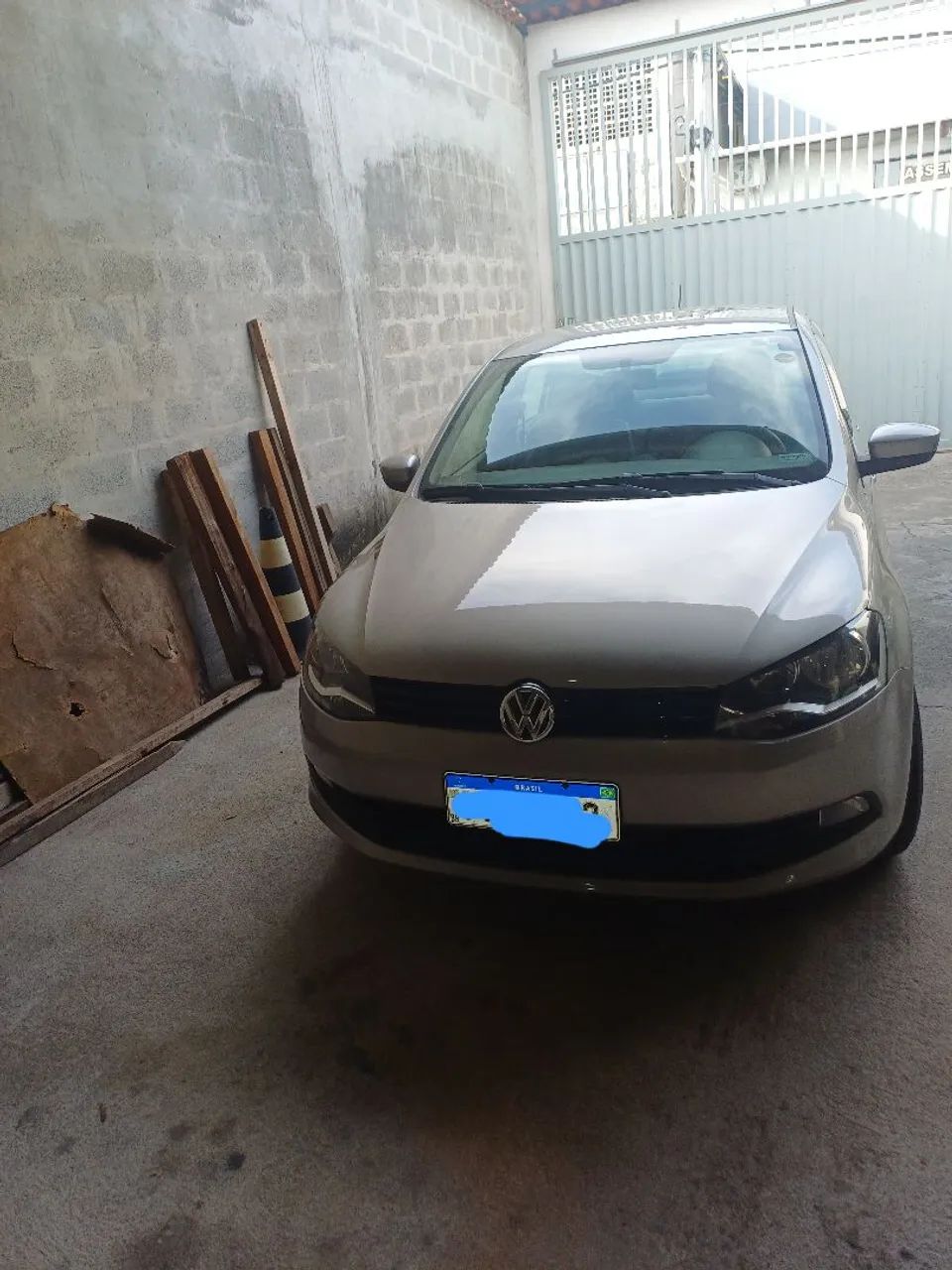 Volkswagen Voyage VOYAGE 1.0/1.0 City Mi Total Flex 8V 4p 2014