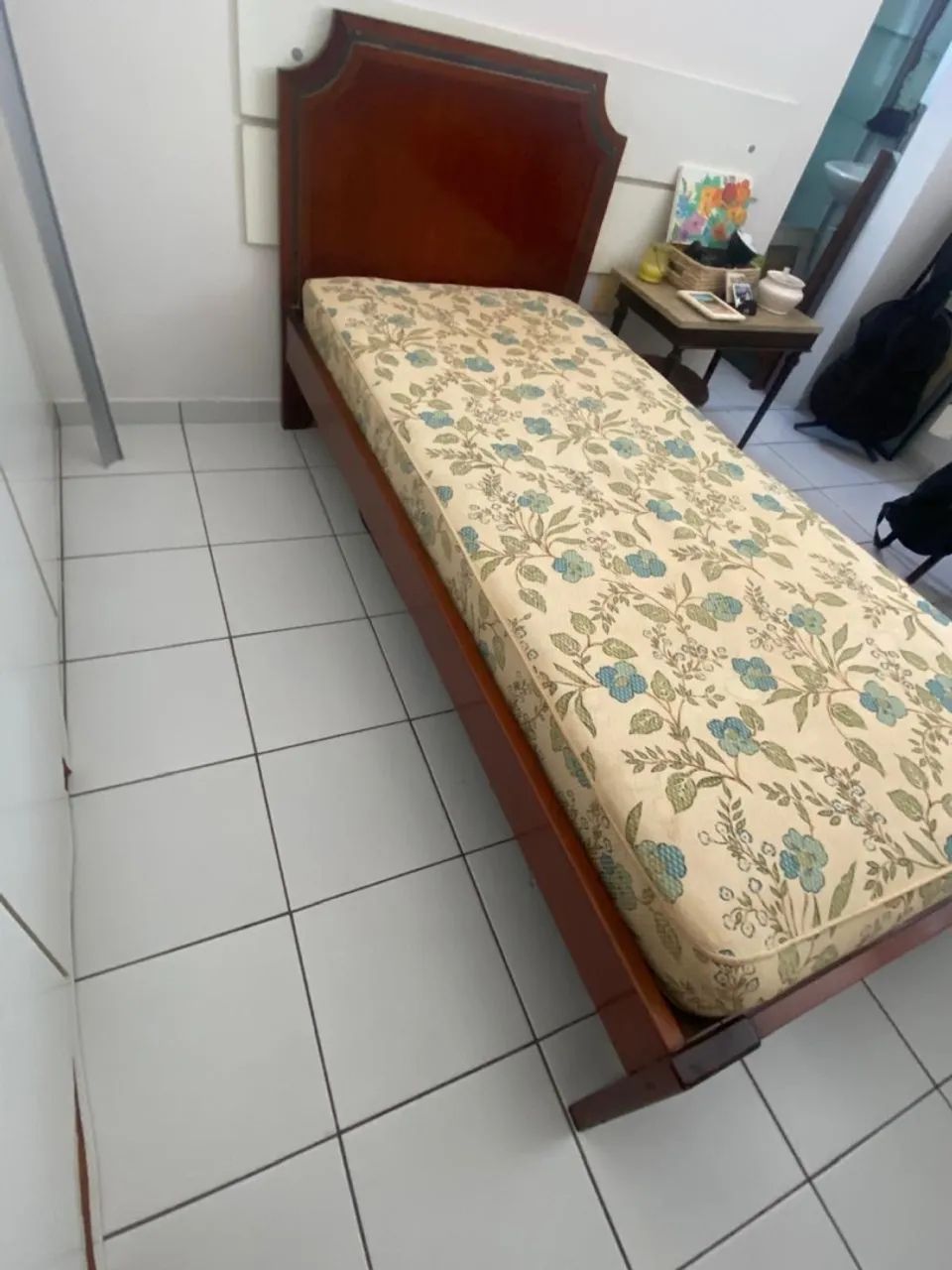 CAMA DE MADEIRA COM COLCHÃO  - Foto 3