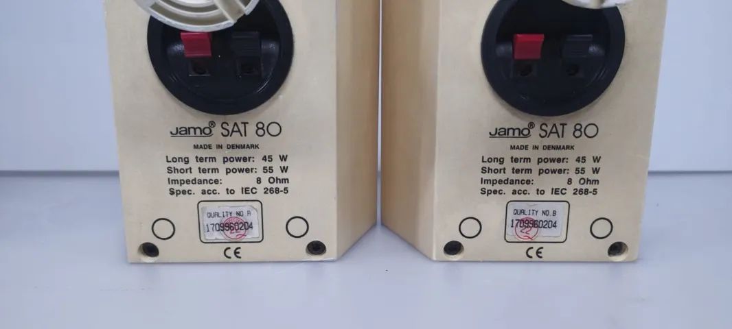 PAR DE CAIXAS PASSIVAS   usadas MARCA : JAMU   made in denmark MODELO : SAT 80.  - Foto 2